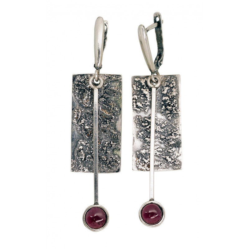 earrings with garnet