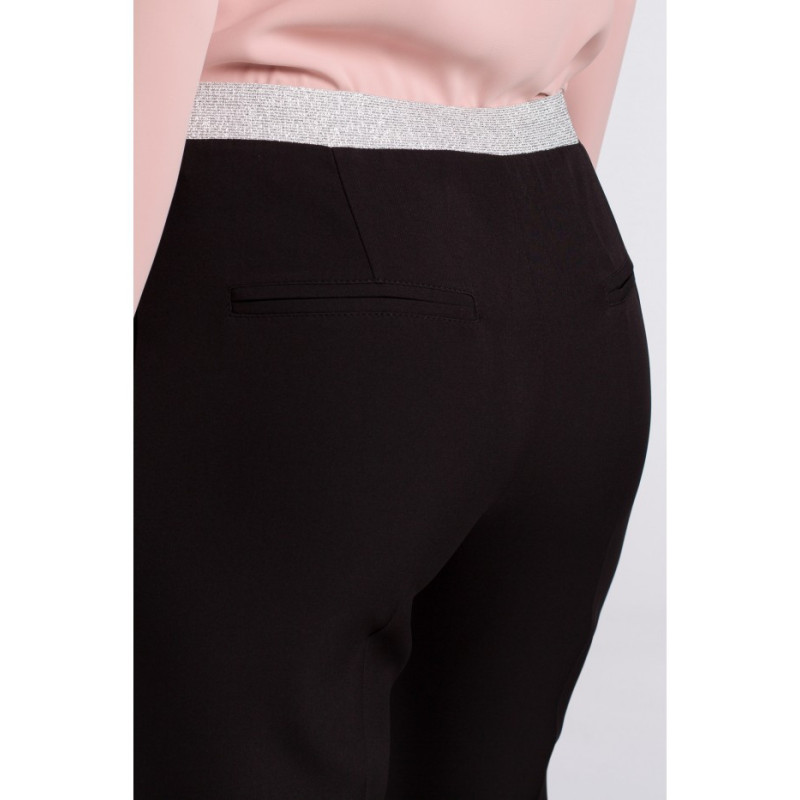 K035 Cropped pants with elastic waistband - black