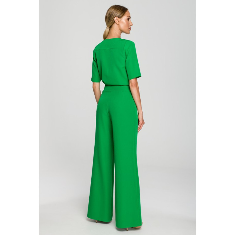 M703 Jumpsuit with decorative neckline - juicy green