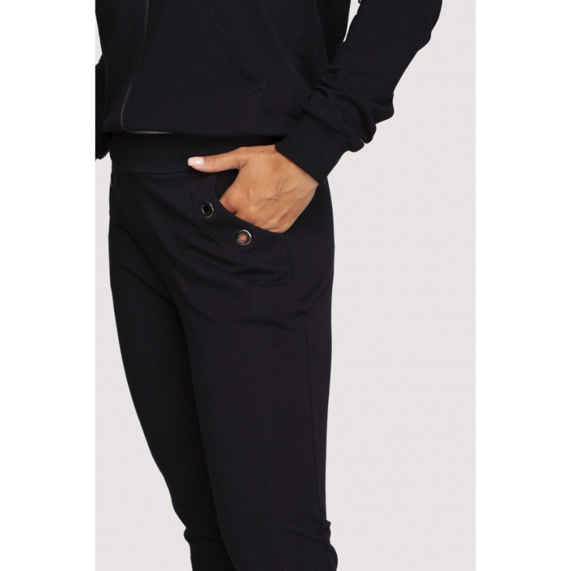 B243 Trousers with stitching on the legs - black