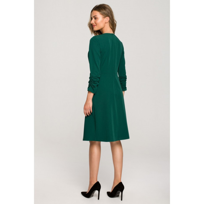 S325 Dress with binding at neckline - green