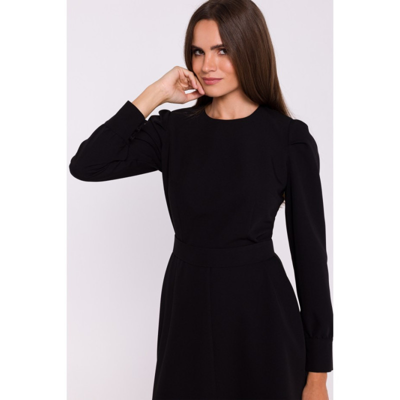 S378 Dress with long sleeves and belt - black