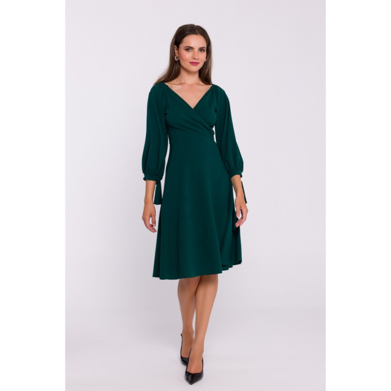 S383 Flared dress with tied sleeves - green