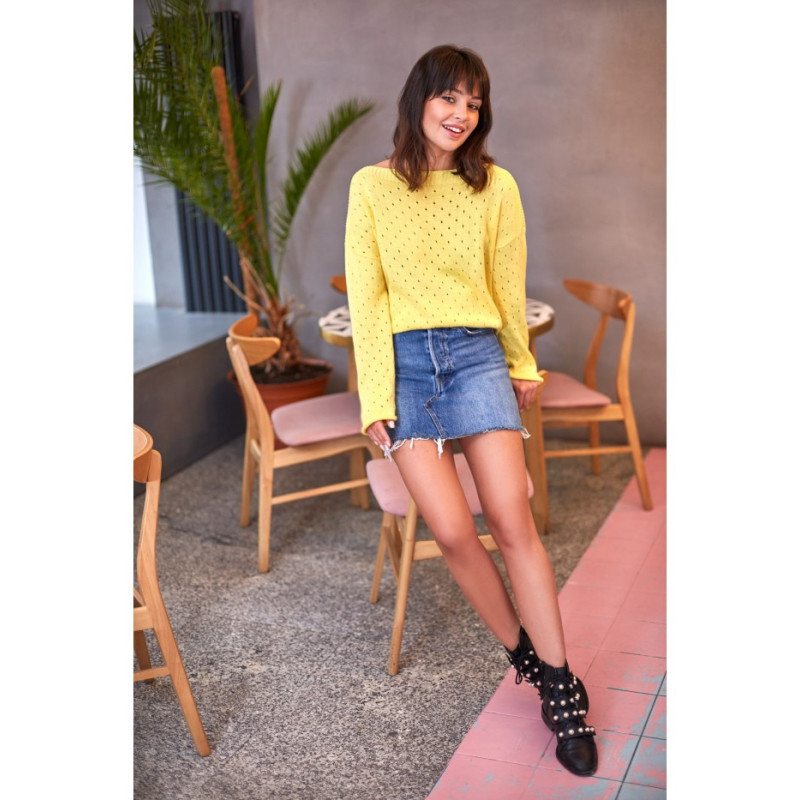 BK019 Sweater with eyelets - yellow