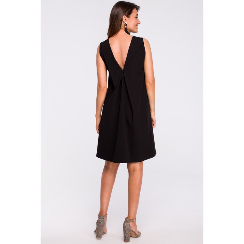 S157 Trapeze dress with back neckline - black