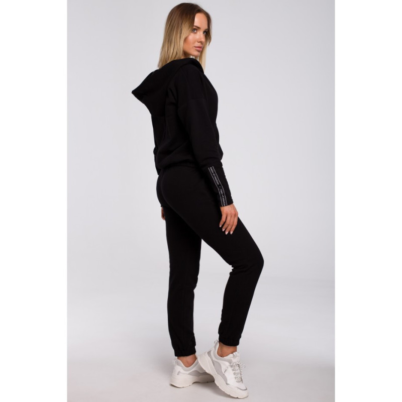 M552 Sweatshirt with kangaroo pocket and hood - black