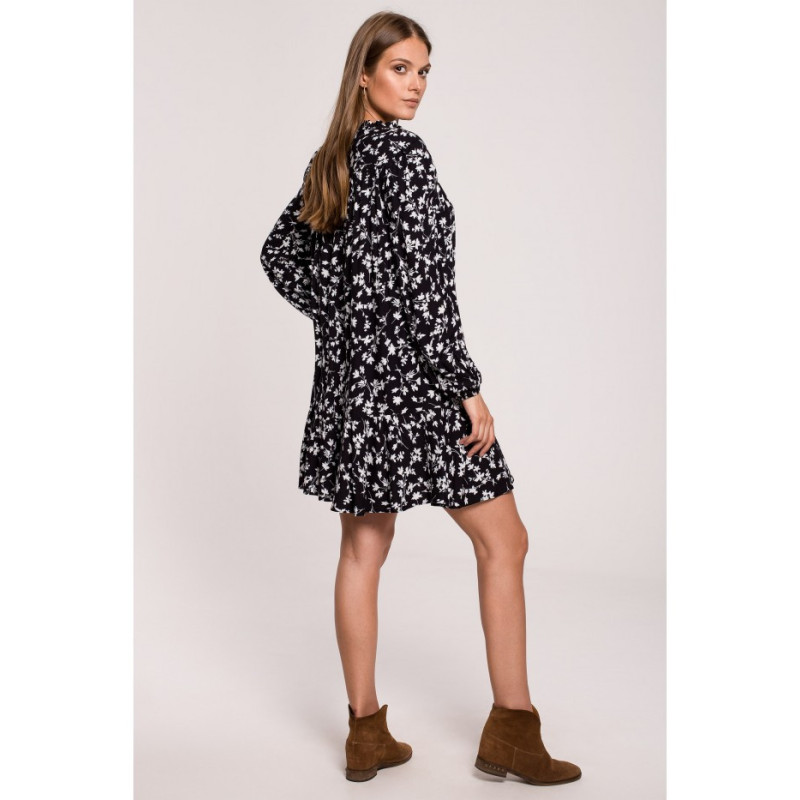 K121 Oversize dress with ruffle and print - model 1