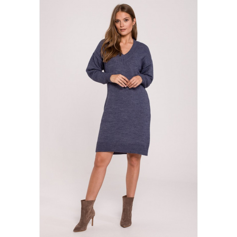 K122 Sweater dress with V neckline - blue