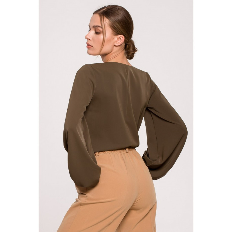 S272 Blouse with wide sleeves and neckline - khaki