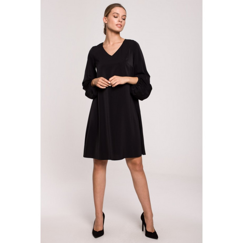 S273 Dress with wide sleeves and neckline - black