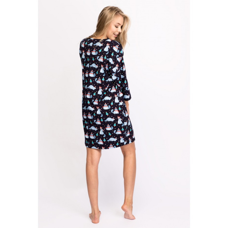 LA095 Nightgown with winter motif - model 2