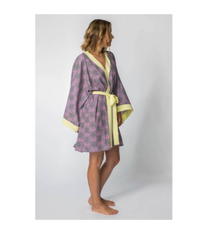 LA107 Kimono with colorful print - model 2