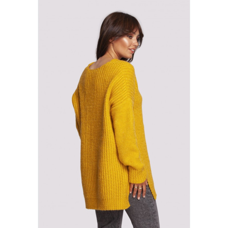 BK087 Long sweater with neckline and side slits - honey