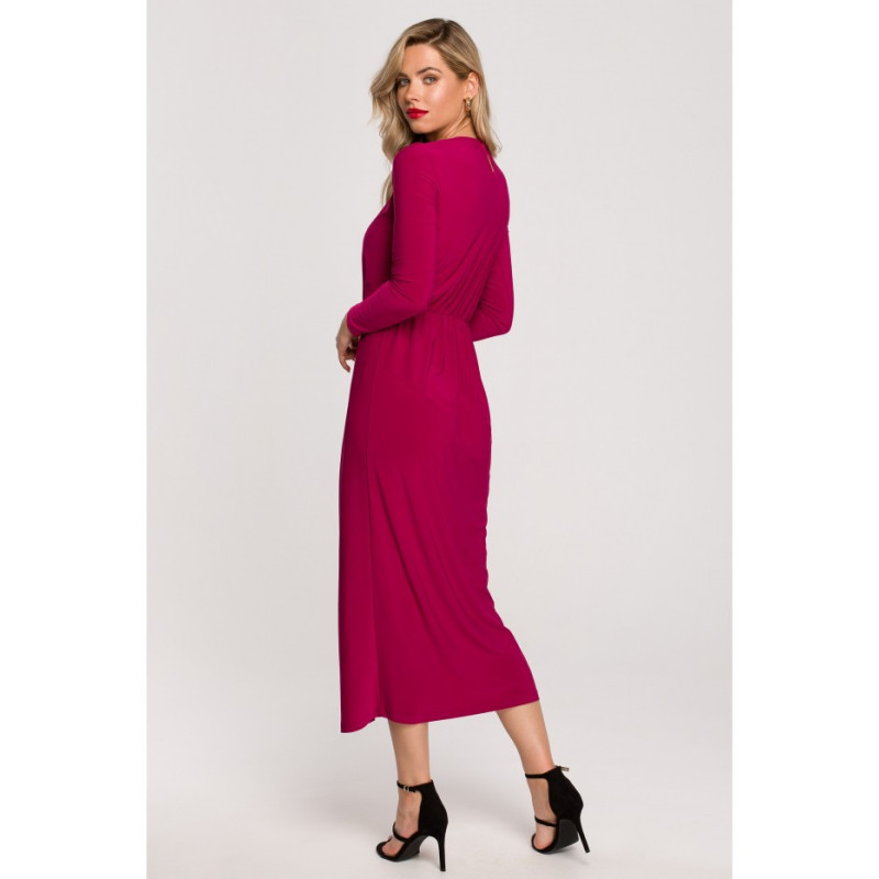 K139 Long dress with slit in the neckline - ruby