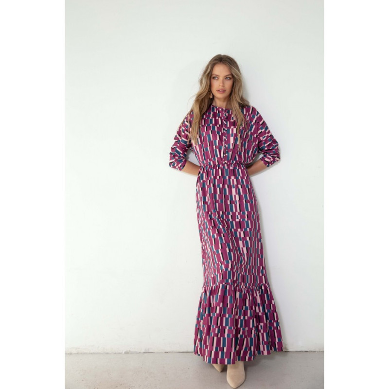 K144 Patterned maxi dress with slit - model 2