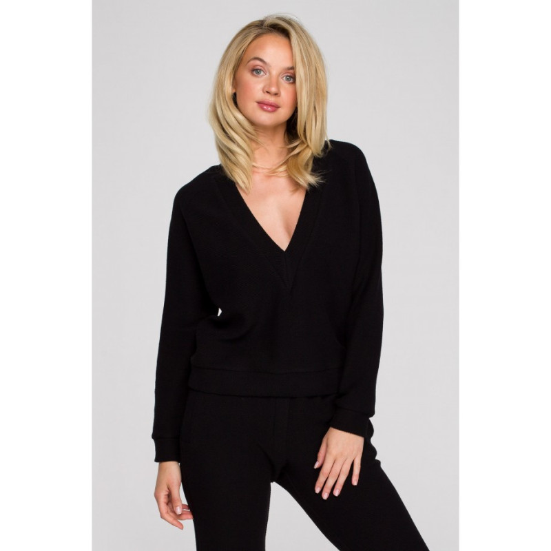 LA131 Blouse with deep neckline - black