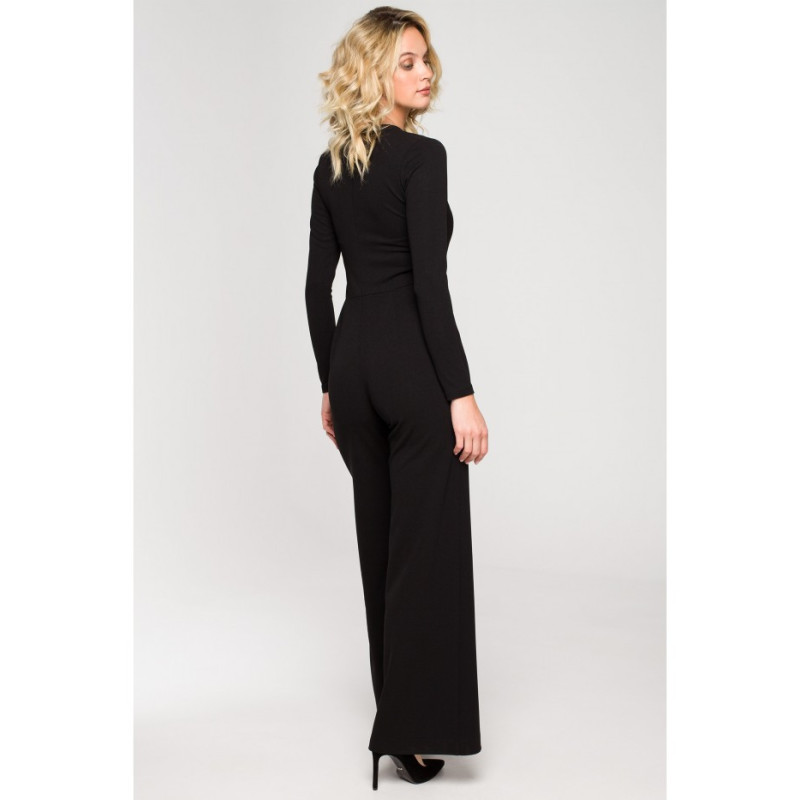 K151 Jumpsuit with deep neckline - black